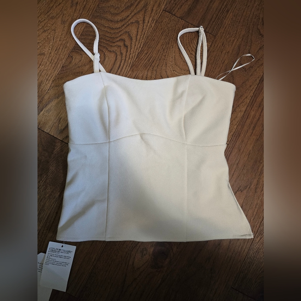 White removable straps tank top